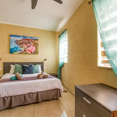 Narcisa - Luxury 3br Traditional House With Pool, Cinema & Hot Tub Tatil Evi