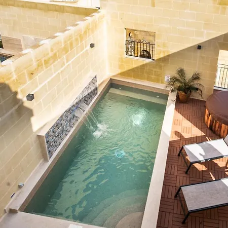 Narcisa - Luxury 3br Traditional House With Pool, Cinema & Hot Tub Feriehus *