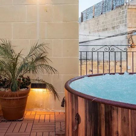 Narcisa - Luxury 3br Traditional House With Pool, Cinema & Hot Tub Feriehus *