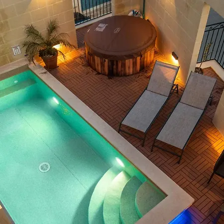 Narcisa - Luxury 3br Traditional House With Pool, Cinema & Hot Tub Holiday home Xaghra