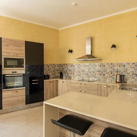 Narcisa - Luxury 3br Traditional House With Pool, Cinema & Hot Tub Holiday home