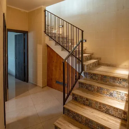 Holiday home Narcisa - Luxury 3br Traditional House With Pool, Cinema & Hot Tub Xaghra