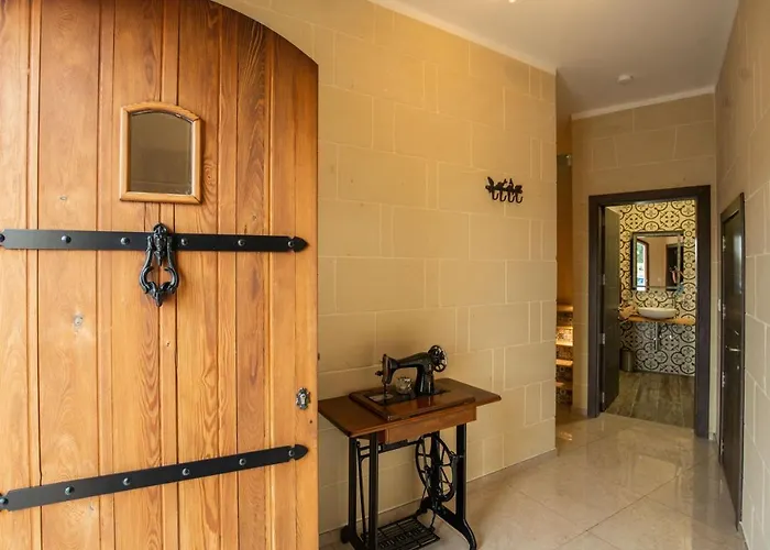 펜션 Narcisa - Luxury 3br Traditional House With Pool, Cinema & Hot Tub